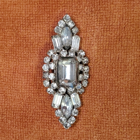 Vintage Rhinestone Sytle Pin - Picture 1 of 6